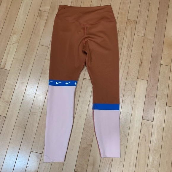 Nike dri-fit size medium burnt orange pink color block - Picture 5 of 6